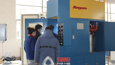 陜汽集團旗下子公司，來我司驗收【ZP20和ZP40自動噴膠機】兩臺設(shè)備