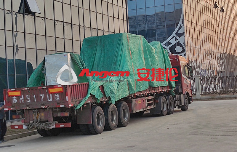 內(nèi)孔滾膠機1