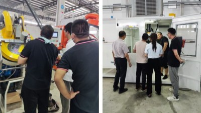 又有2批客戶過來驗(yàn)收 鏈條噴膠機(jī)和自動(dòng)滾噴機(jī)