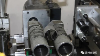 【客戶打樣】產(chǎn)品：汽車減震器襯套，使用機型：自動內孔涂膠機