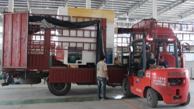 【噴膠機(jī)發(fā)貨】自動(dòng)噴膠機(jī)PZ40發(fā)江蘇油封密封件客戶(hù)