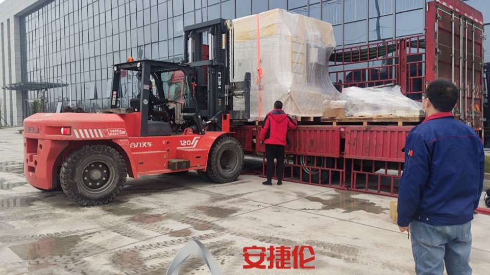 安捷倫又一臺(tái)自動(dòng)噴膠機(jī)發(fā)貨啦！發(fā)往重慶汽車零部件制造企業(yè)