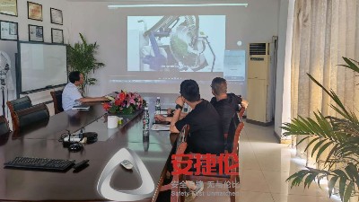 密封件軸承客戶考察滾噴設(shè)備，軸承線性導(dǎo)軌封蓋噴PTFE