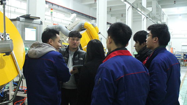 韓國客戶成功驗(yàn)收安捷倫自動(dòng)滾噴機(jī)設(shè)備