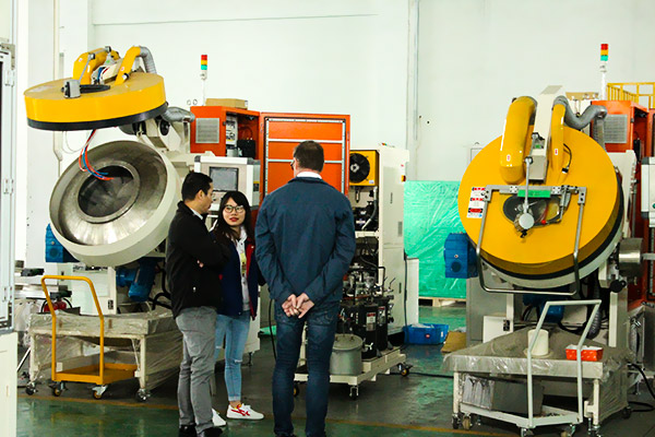 美國(guó)威巴克成功簽約安捷倫自動(dòng)滾膠機(jī)
