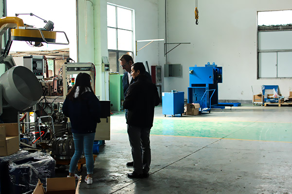 美國(guó)威巴克成功簽約安捷倫自動(dòng)滾膠機(jī)
